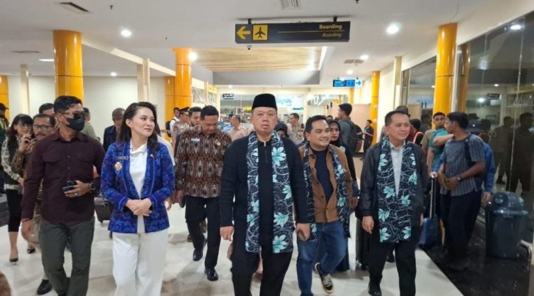 Menteri_Nusron_Wahid_tiba_di_Ternate_Maluku_Utara