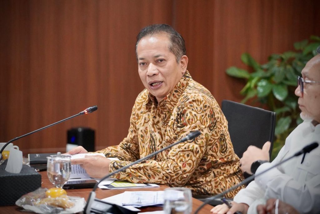 menkop-koperasi-sektor-produksi-siap-penuhi-kebutuhan-bahan-baku-mbg-03122025-202729