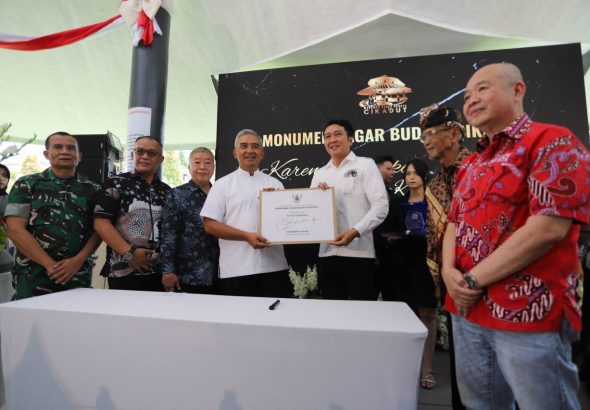 Robby/Humpro DPRD Kota Bandung. Wakil Ketua Bapemperda DPRD Kota Bandung Asep Robin, S.H., M.H., menghadiri peresmian Monumen Cagar Budaya Cikadut, Minggu, 29 Maret 2026.